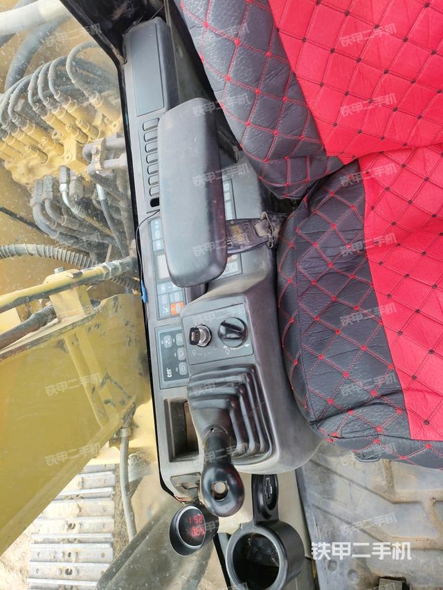 座椅左側(cè)控制臺(tái)/音響/含左手柄（駕駛室部分）