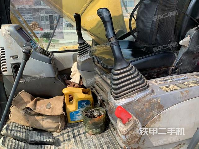 駕駛室整體（整機(jī)外觀）