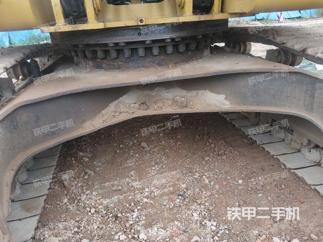 轉(zhuǎn)盤和下車架正前（工作和回轉(zhuǎn)裝置）