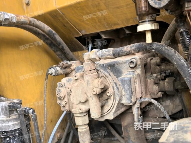 液壓泵斜45?左(大件艙室) 液壓泵斜45?左(大件艙室)