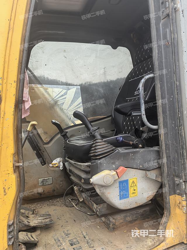 驾驶室整体（整机外观）