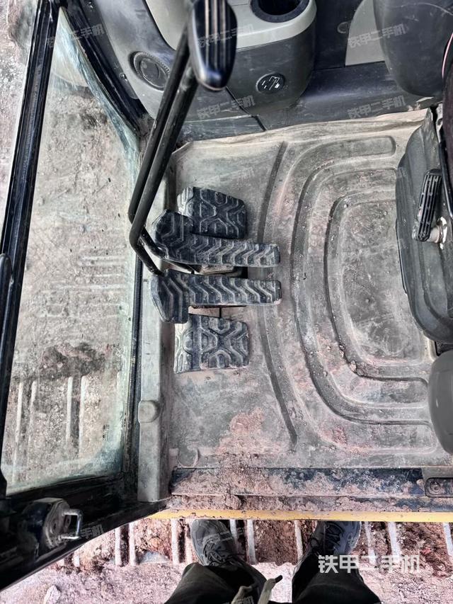 后窗玻璃角標(biāo)(駕駛室部分) 后窗玻璃角標(biāo)(駕駛室部分)