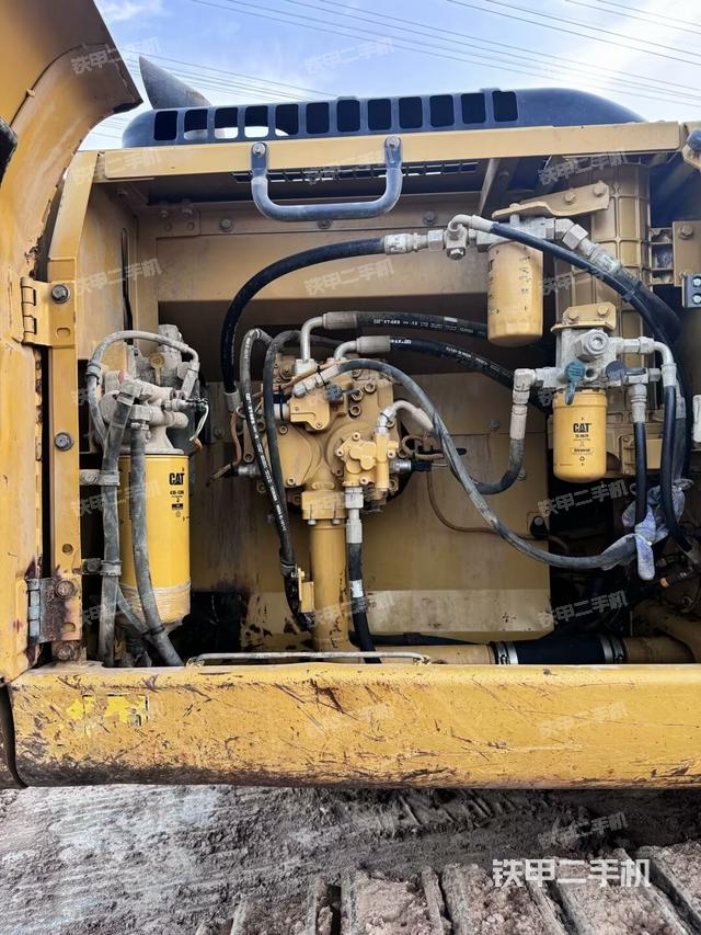 液壓泵斜45?左(大件艙室) 液壓泵斜45?左(大件艙室)