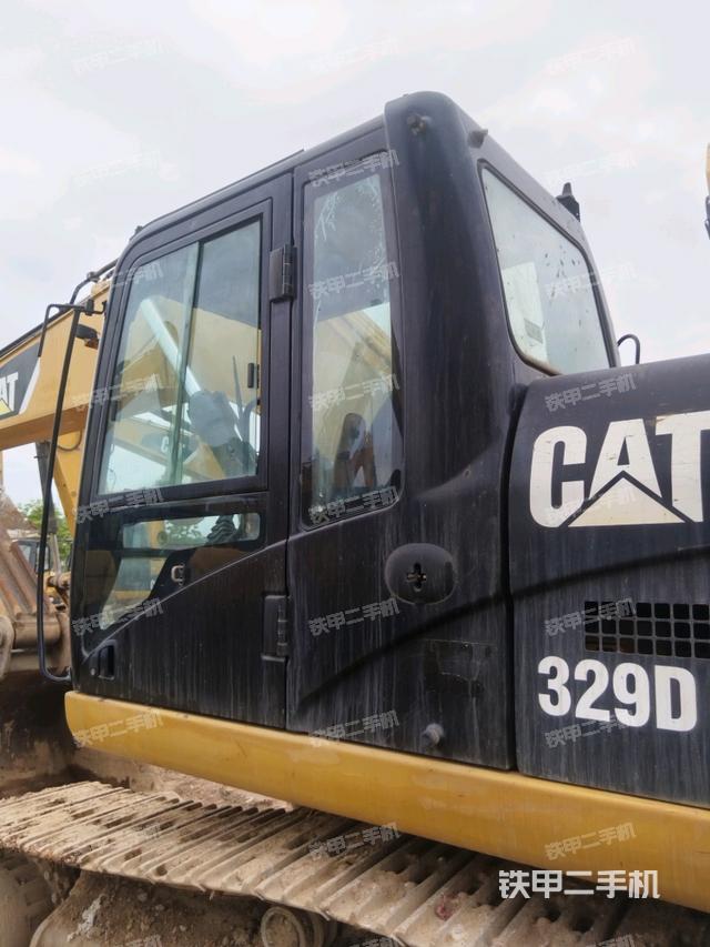 駕駛室左后45度（駕駛室部分）