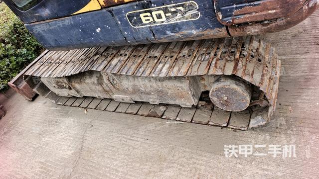 左側(cè)履帶整體?（行走機(jī)構(gòu)）