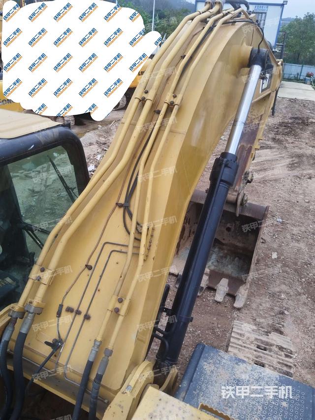 大臂背部俯視（工作和回轉(zhuǎn)裝置）