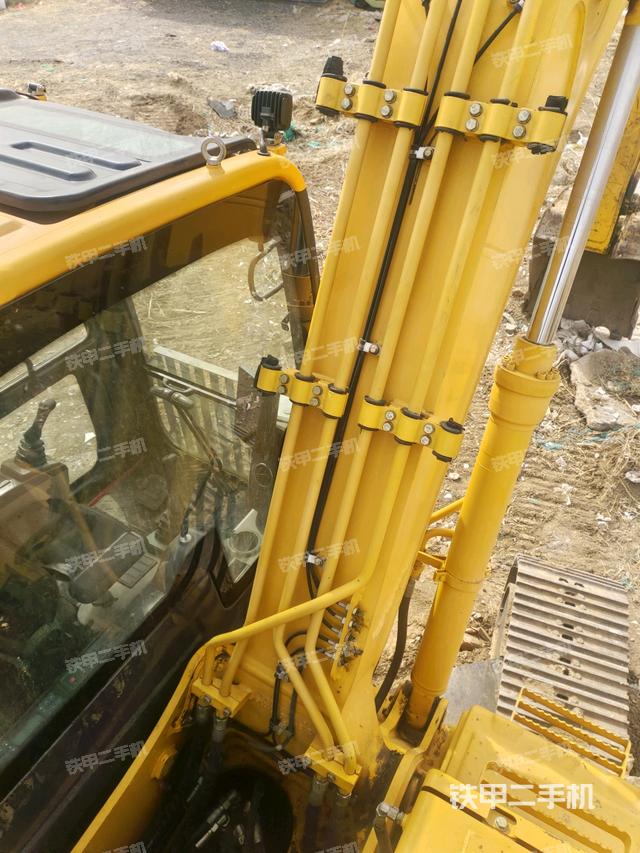 大臂背部俯視（工作和回轉(zhuǎn)裝置）