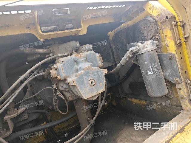 液壓泵斜45?左（大件艙室）