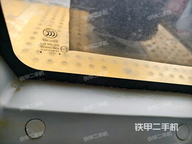 后窗玻璃角標(biāo)(駕駛室部分) 后窗玻璃角標(biāo)(駕駛室部分)