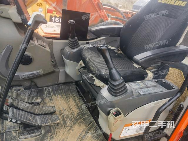 駕駛室整體（整機(jī)外觀）