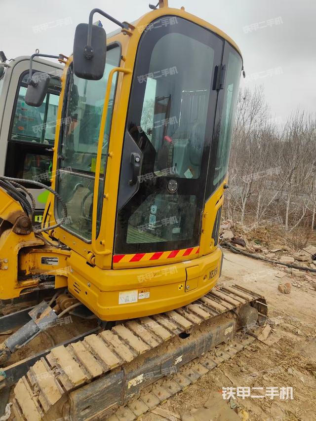 駕駛室整體（整機(jī)外觀）