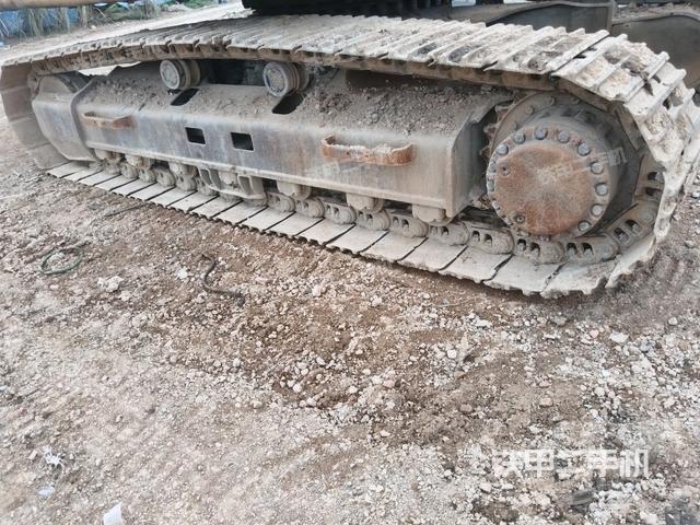 左側(cè)履帶整體?（行走機(jī)構(gòu)）