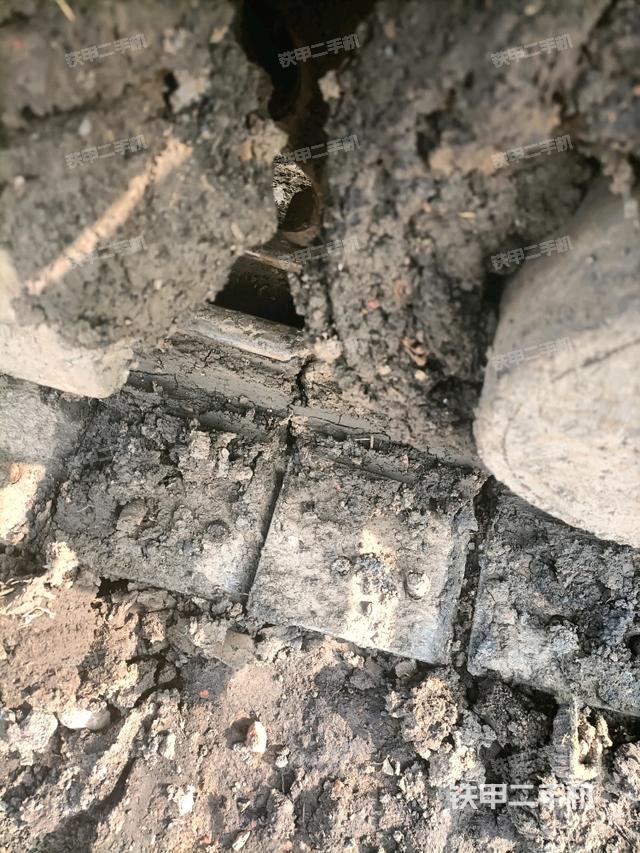 右驅(qū)動(dòng)輪（行走機(jī)構(gòu)）