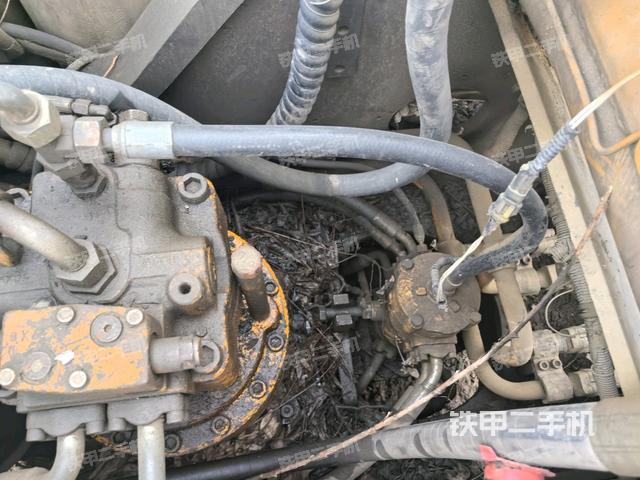 回轉(zhuǎn)馬達（上車部件）