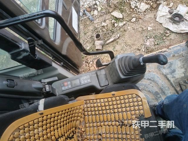 座椅左側(cè)控制臺/音響/含左手柄（駕駛室部分）