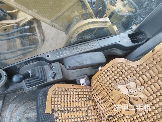 座椅右側(cè)控制臺/鑰匙門/油門/含右手柄（駕駛室部分）