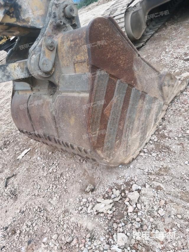 鏟斗右后整體（工作和回轉(zhuǎn)裝置）