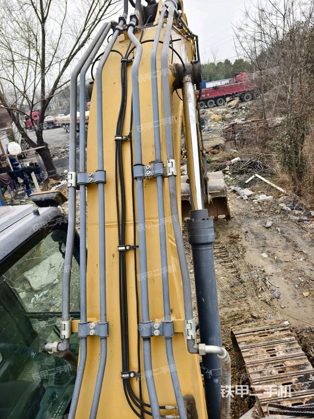 大臂背部俯視（工作和回轉(zhuǎn)裝置）