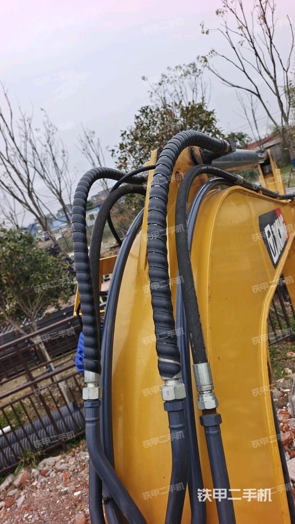 大臂背部俯視（工作和回轉(zhuǎn)裝置）