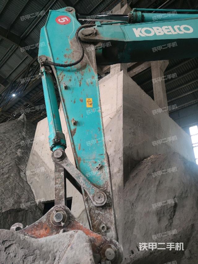 小臂整體左后(工作和回轉(zhuǎn)裝置) 小臂整體左后(工作和回轉(zhuǎn)裝置)