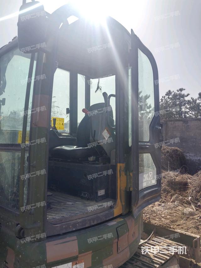 駕駛室整體（整機(jī)外觀）