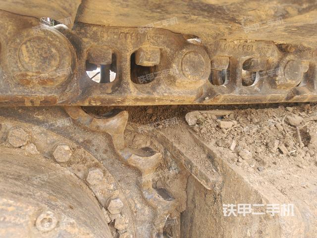 右側(cè)履帶整體(行走機(jī)構(gòu)) 右側(cè)履帶整體(行走機(jī)構(gòu))