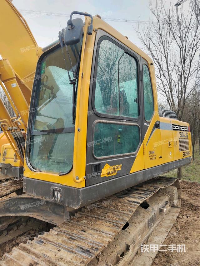 駕駛室整體（整機外觀）