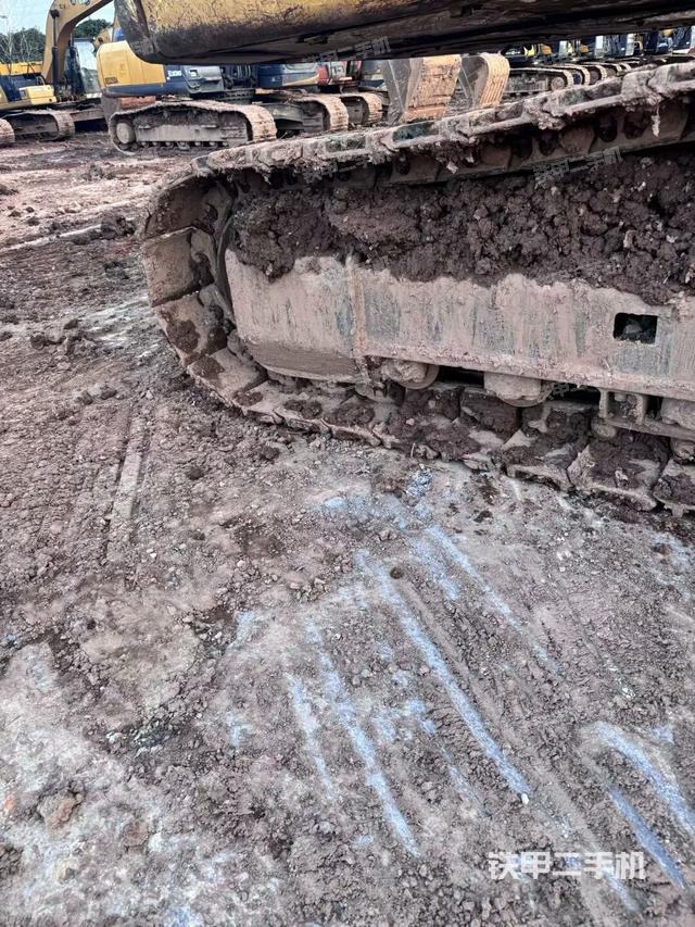 左側(cè)行走馬達(dá)蓋板(行走機(jī)構(gòu)) 左側(cè)行走馬達(dá)蓋板(行走機(jī)構(gòu))