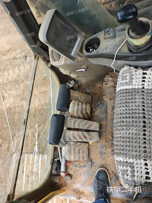 駕駛室整體（整機(jī)外觀）