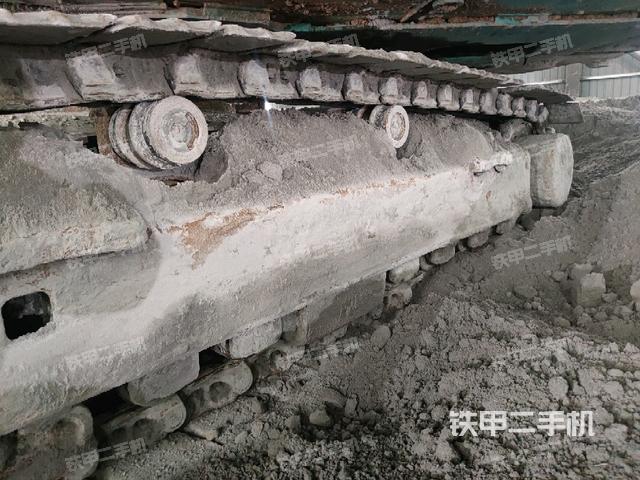 左側(cè)履帶整體?(行走機(jī)構(gòu)) 左側(cè)履帶整體?(行走機(jī)構(gòu))