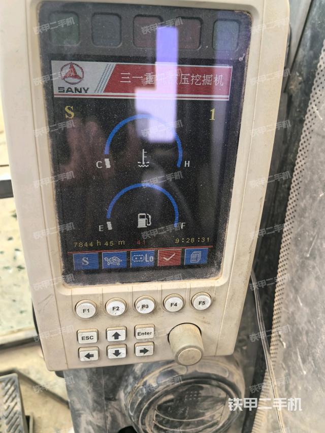 駕駛室左后45度（駕駛室部分）