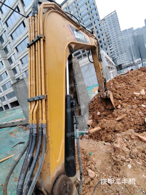 大臂背部俯視（工作和回轉(zhuǎn)裝置）