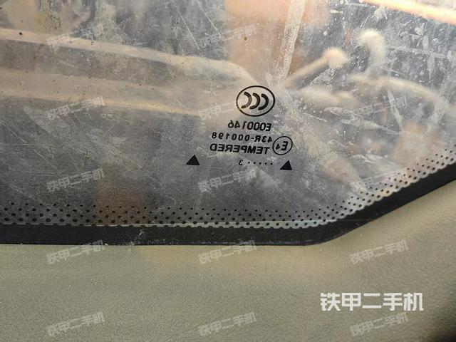 后窗玻璃角標(biāo)(駕駛室部分) 后窗玻璃角標(biāo)(駕駛室部分)