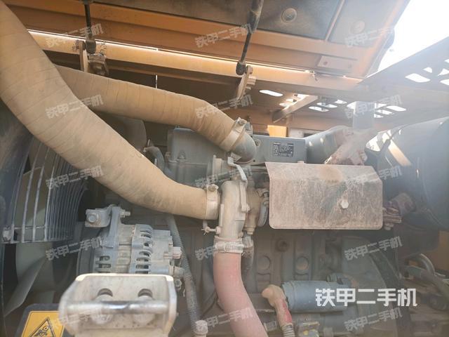 發(fā)動(dòng)機(jī)室（上車部件）