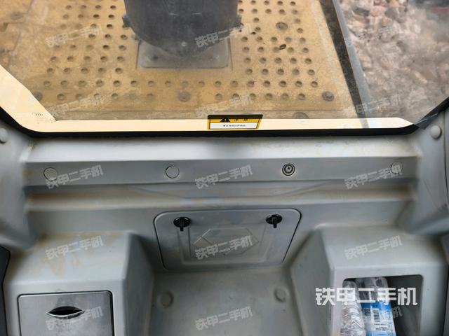 座椅后部(駕駛室部分) 座椅后部(駕駛室部分)