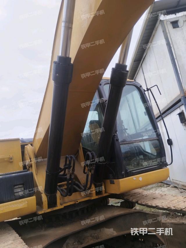 大臂油缸整體?豎拍（工作和回轉(zhuǎn)裝置）