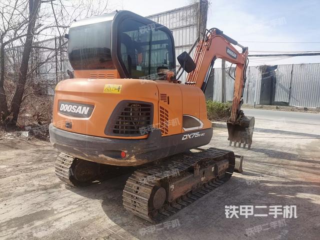 整機(jī)右后45°(整機(jī)外觀) 整機(jī)右后45°(整機(jī)外觀)