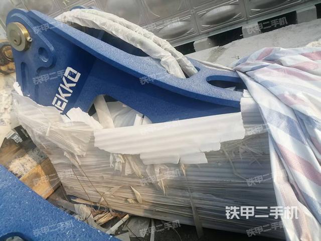 整機(jī)右后45°(設(shè)備外觀及核心部件) 整機(jī)右后45°(設(shè)備外觀及核心部件)