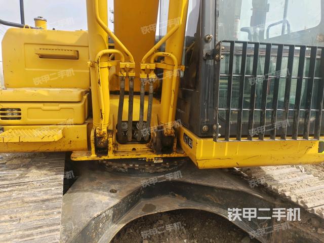 轉(zhuǎn)盤和下車架正前（工作和回轉(zhuǎn)裝置）