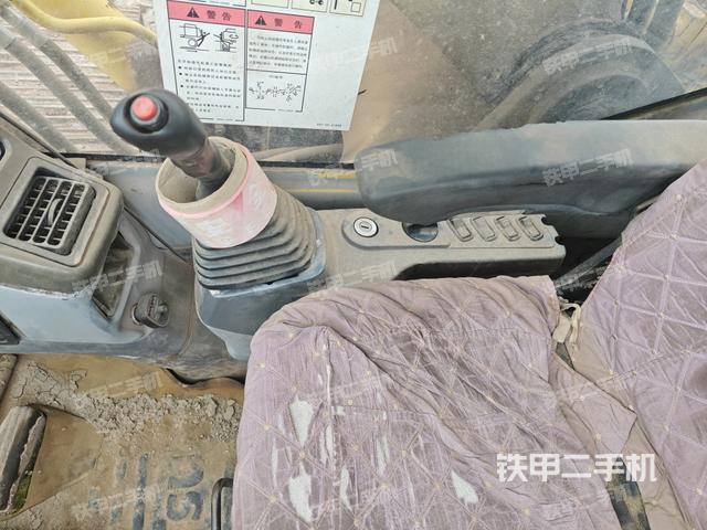 座椅右側(cè)控制臺/鑰匙門/油門/含右手柄（駕駛室部分）