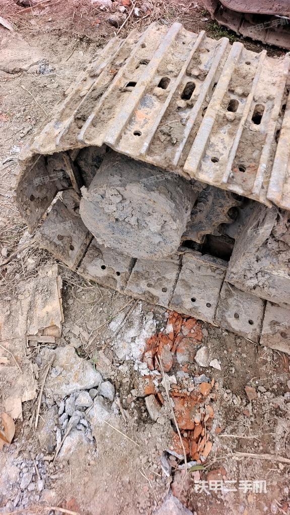 右驅(qū)動輪（行走機構(gòu)）