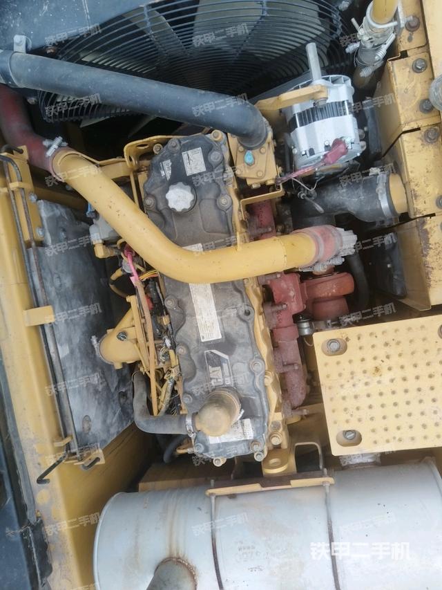 發(fā)動(dòng)機(jī)室（上車部件）