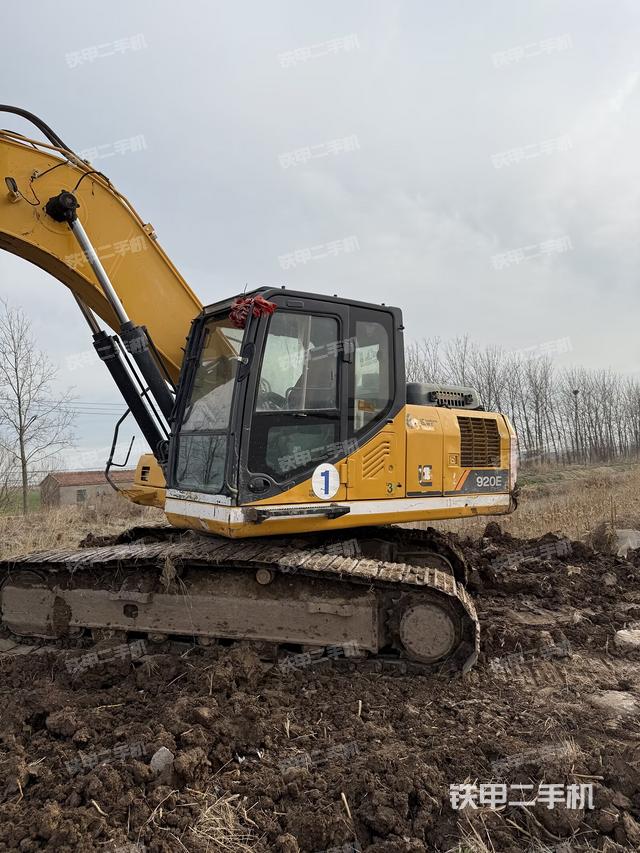駕駛室左前45度（駕駛室部分）