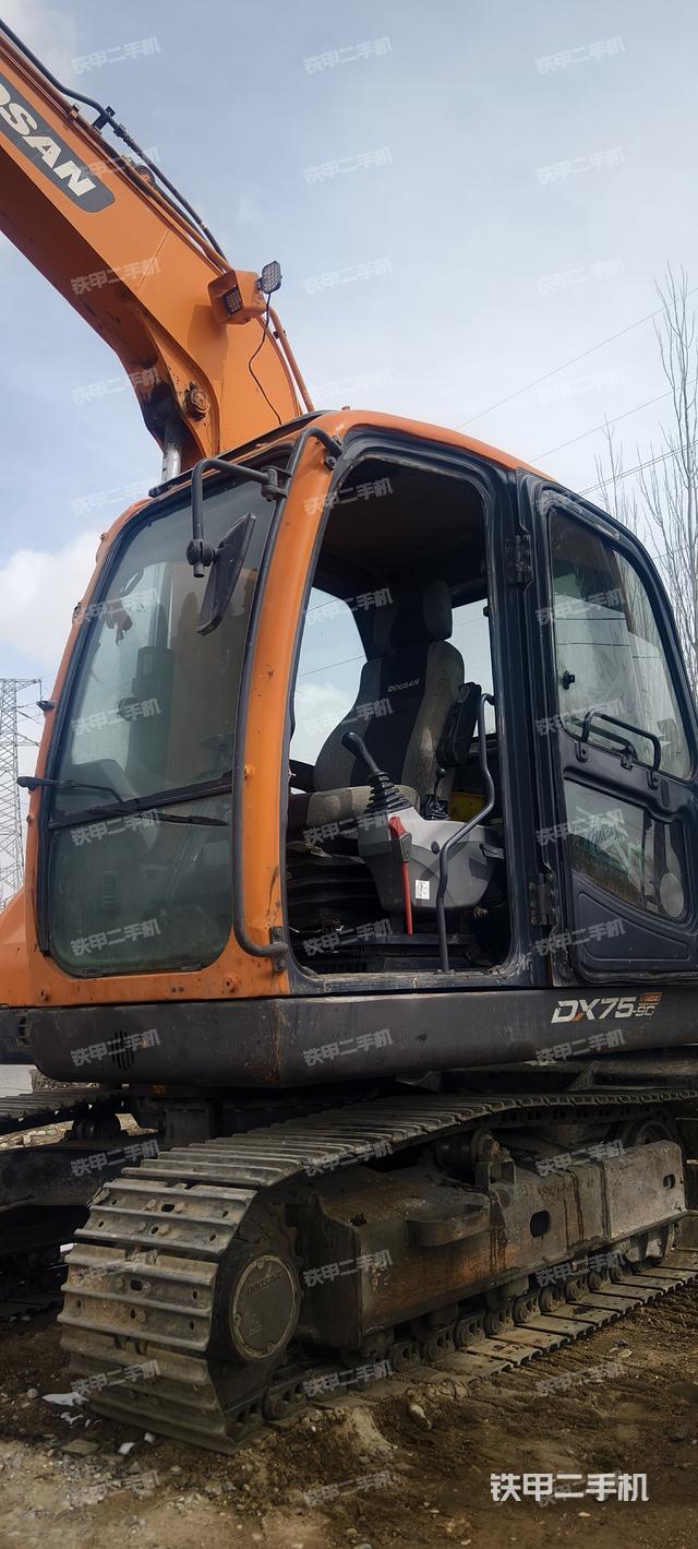 驾驶室整体（整机外观）