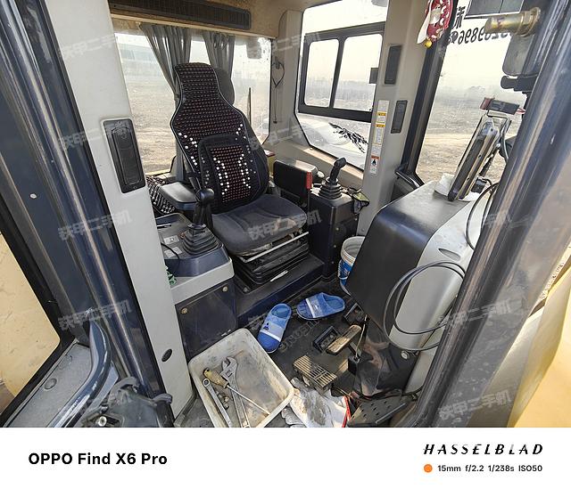 整机右侧（设备外观及核心部件）