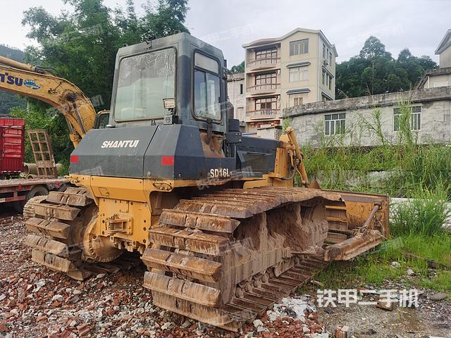 整机右后45°（设备外观及核心部件）