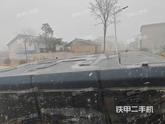 驾驶室顶部（整机外观）