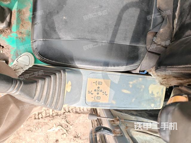 座椅左側(cè)控制臺/音響/含左手柄（駕駛室部分）