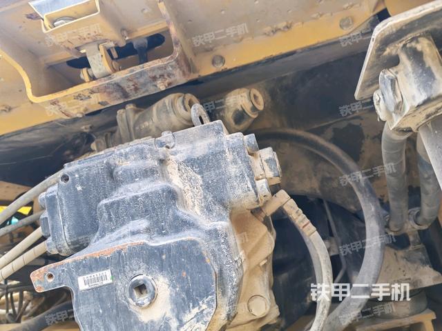 液壓泵斜45?左（大件艙室）