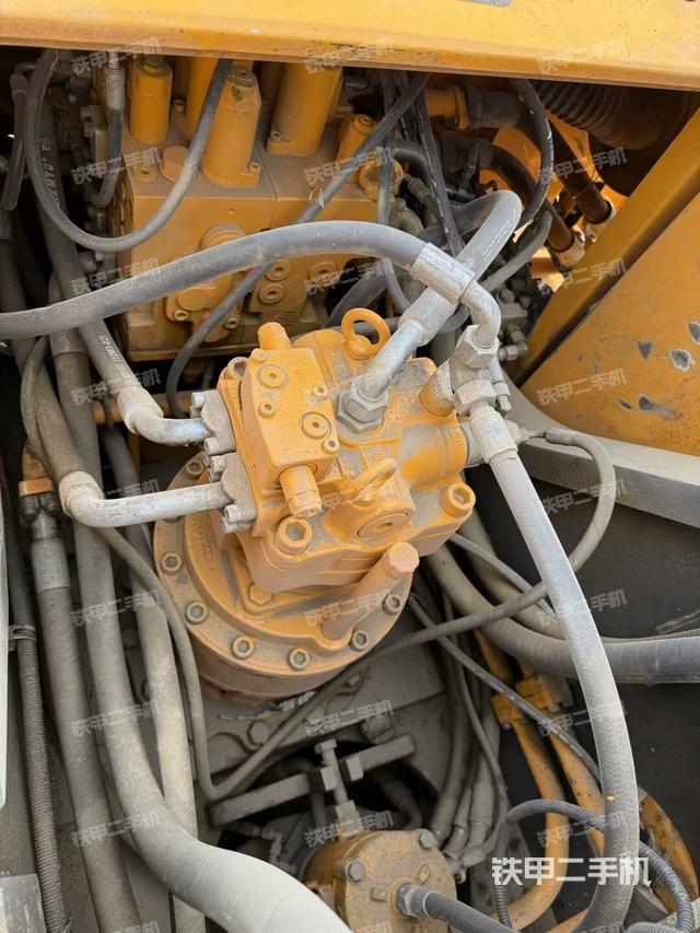 回轉(zhuǎn)馬達和主控閥（整機外觀）